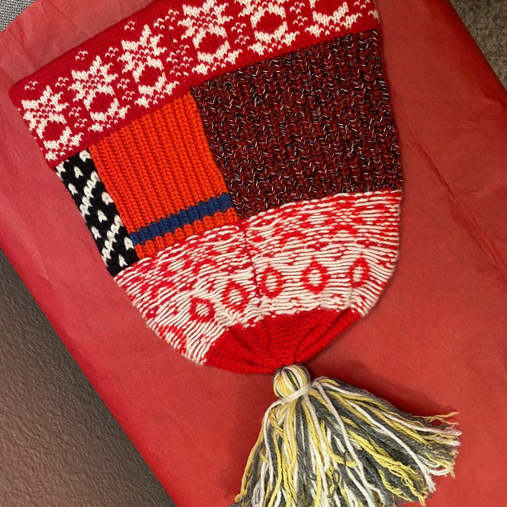 ❤️$295 Burberry Mixed Knit Tassel Beanie NWT - Picture 4 of 6